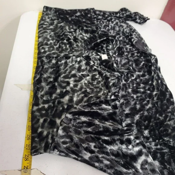 Belle Kim Gravel Womens Animal Print Long Sleeve Button Up Velvet Top Size 1X - Picture 7 of 11